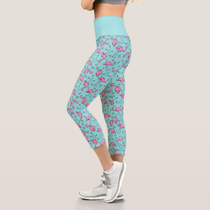Chic Tropical Pink Flamingo auf Aqua Blue Pattern Capri Leggings