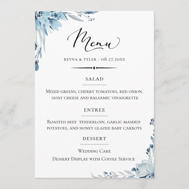 Chic Typografy Dusty Blue Floral Wedding Menükarte (Vorderseite)