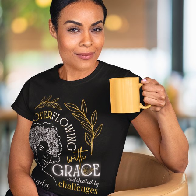Chic Überfließend mit Grace blühende Afro Haare T-Shirt (Von Creator hochgeladen)