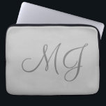 Chic Unique Monogram Gray Classic Laptopschutzhülle<br><div class="desc">Modernes Design Beruflich und einfach.</div>