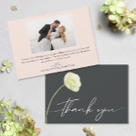 Chic Watercolor Blume Wedding Foto Dankeskarte<br><div class="desc">Vielen Dank in schicker Schrift mit einer schönen weißen Blume auf der Vorderseite,  diese Hochzeitsdankkarten zeigen Ihr Foto und Nachricht auf der Rückseite. PASSENDE Artikel in unserer Sammlung.</div>