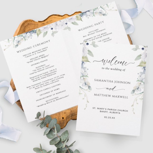 Chic White and Blue Floral Folded Wedding Programm (Von Creator hochgeladen)