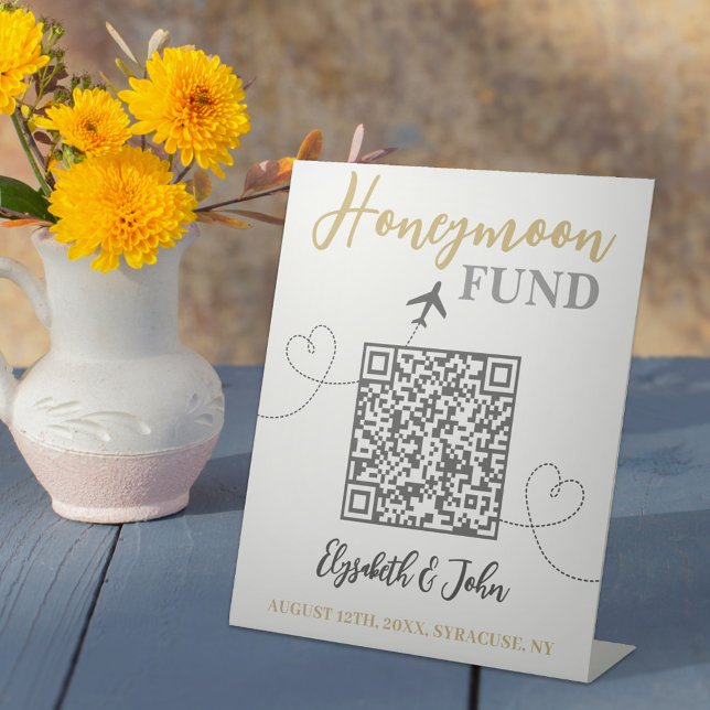 Chic White and Gold Elegante QR Code Honeymoon Fun Sockelschild (Von Creator hochgeladen)