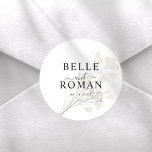Chic White & Beige Botancial Wedding Runder Aufkleber<br><div class="desc">An elegant round wedding envelope seal sticker featuring soft botanical artwork and timeless typography. The design highlights the couple’s names and wedding date over delicate neutral greenery,  creating a romantic and refined finishing touch for invitations,  envelopes,  and wedding stationery. Perfect for modern,  minimalist,  or botanical wedding themes.</div>