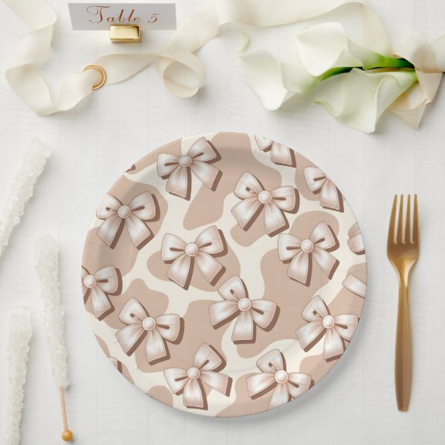 Chic White Bow & Beige Kuh Print Halloween - Pappteller (Hochzeit)