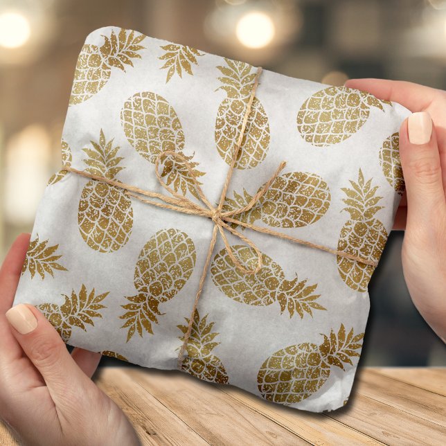 Chic White Gold Ananas Tropical Seidenpapier (Von Creator hochgeladen)