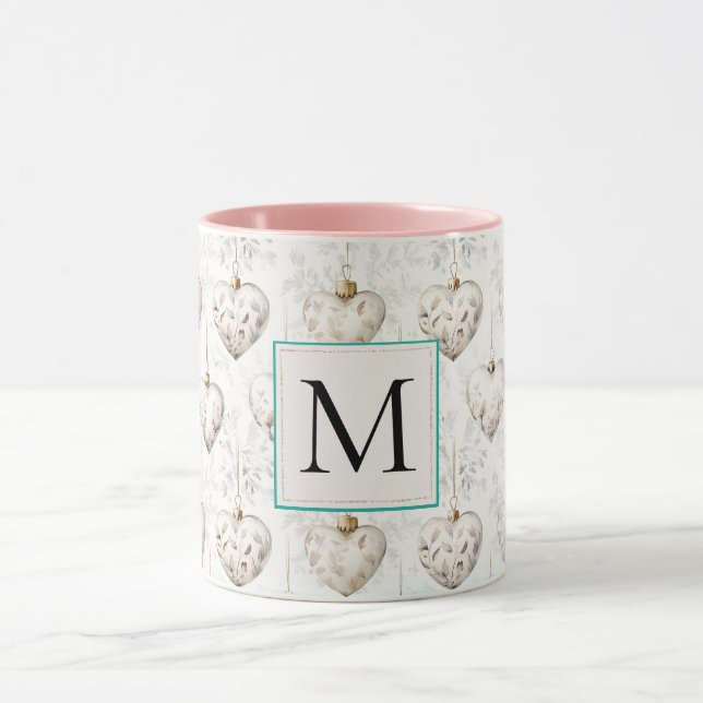 Chic White Heart Ornaments Monogram Tasse (Zentrum)
