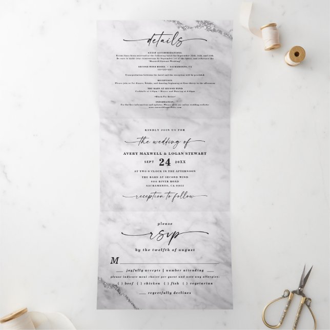 Chic White Marmor mit Silver Foil Wedding Dreifach Gefaltete Einladung (Innenseite)
