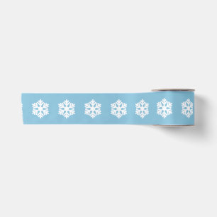 Chic White Snowflakes Nordic Pattern auf Light Blu Satinband