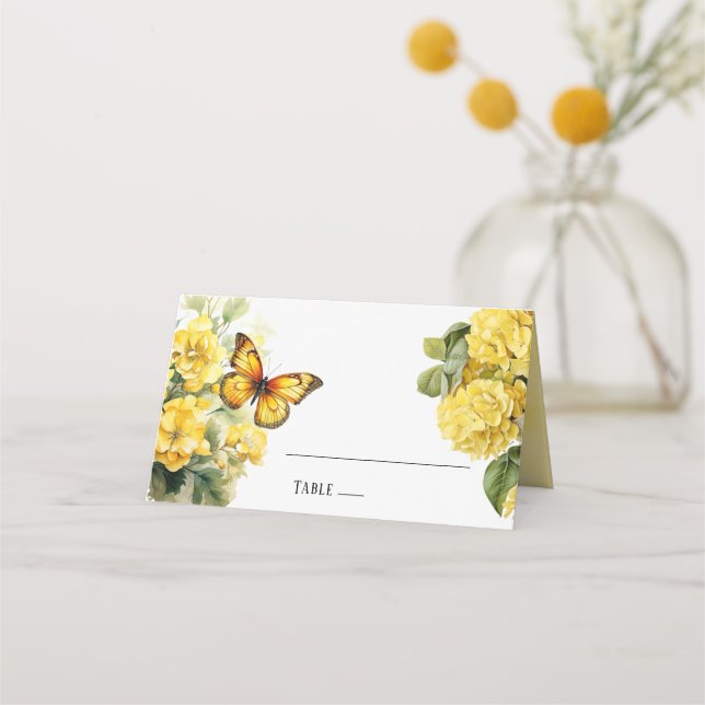 Chic Yellow Hydrangea Butterfly Wedding Platzkarte (Vorderseite)