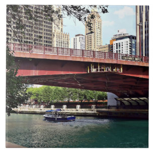 Chicago IL - Wassertaxi unter Columbus Dr. Bridge Fliese