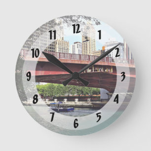 Chicago IL - Wassertaxi unter Columbus Dr. Bridge Runde Wanduhr