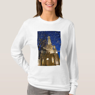 Chicago, Illinois, alter Wasserturm mit Feiertag T-Shirt