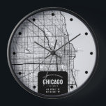 Chicago, Illinois City Map Uhr<br><div class="desc">Eine lustige Wanduhr mit einer Straßenkarte von oben nach unten,  die die wunderbare Stadt Chicago,  Illinois,  darstellt.</div>