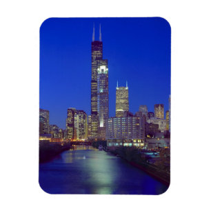 Chicago, Illinois, Skyline bei Nacht mit Chicago Magnet