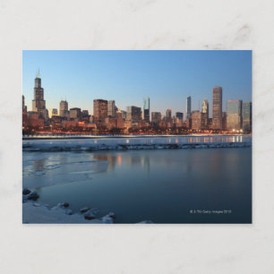 Chicago, Illinois-Skyline über einem gefrorenen Se Postkarte