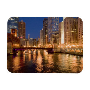 Chicago, Illinois, Skyline und Chicago River bei 2 Magnet