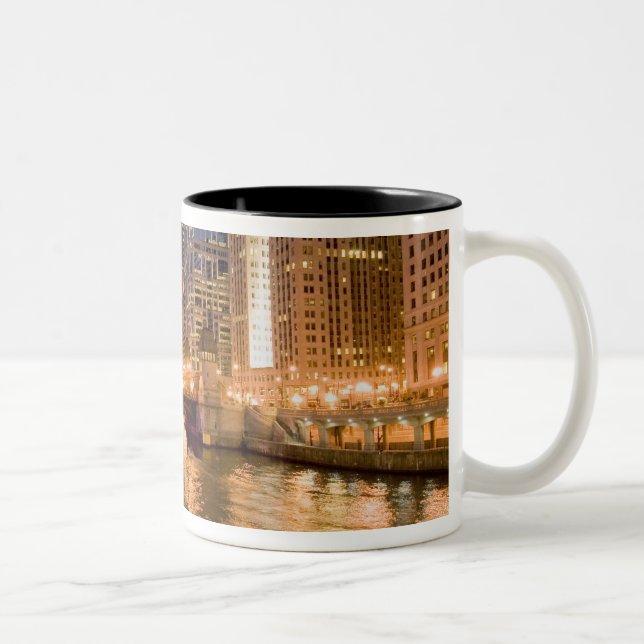 Chicago, Illinois, Skyline und Chicago River bei 2 Zweifarbige Tasse (Rechts)