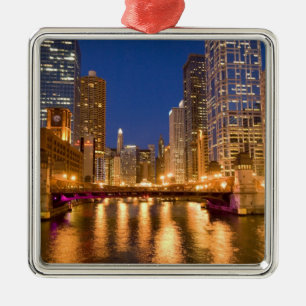 Chicago, Illinois, Skyline und Chicago River bei Ornament Aus Metall