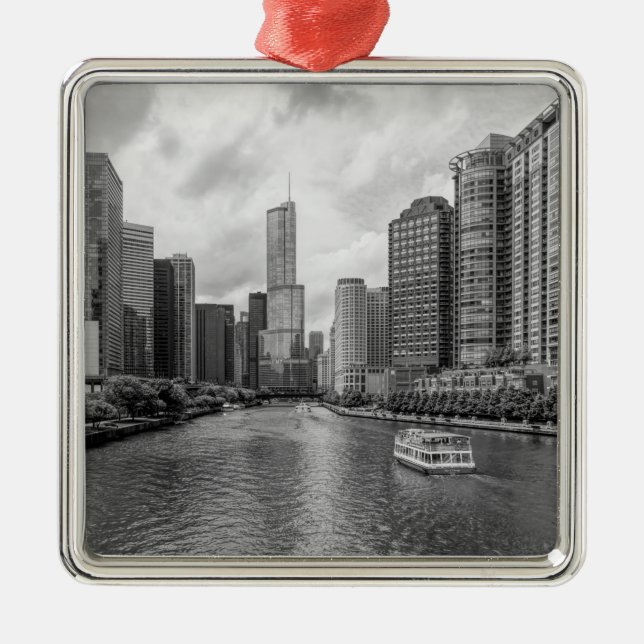 Chicago River und Trump Tower Grayscale Ornament Aus Metall (Vorne)