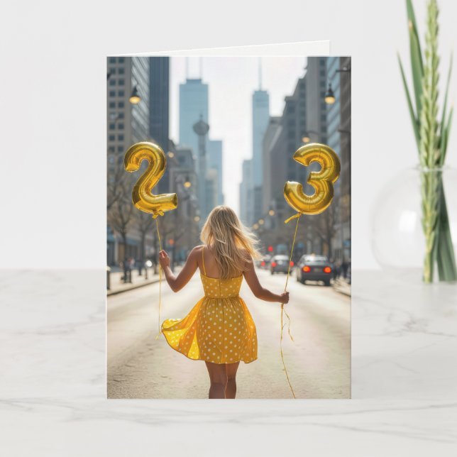 Chicago Woman mit Birthday Balloons Karte (Vorderseite)