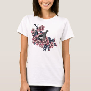Chickadee auf einem blühenden Kirschzweig T-Shirt