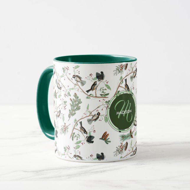 Chickadevögel Berries & Pinecones Mit Monogramm Tasse (Vorderseite Links)