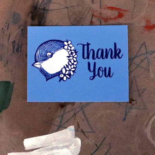 Chickadevogel in blauer Vogelbeobachtung Postkarte (Von Creator hochgeladen)