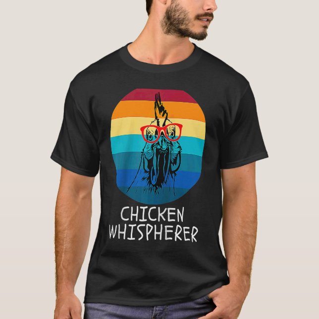Chicken Whisperer with Retro Sunset  Backyard Chic T-Shirt (Vorderseite)