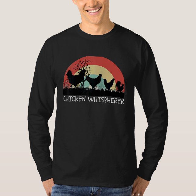 Chicken Whisperer with Retro Sunset  Backyard Chic T-Shirt (Vorderseite)