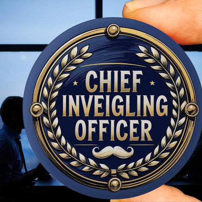 Chief Inveigling officer Funny Wordplay Clever Button (Von Creator hochgeladen)