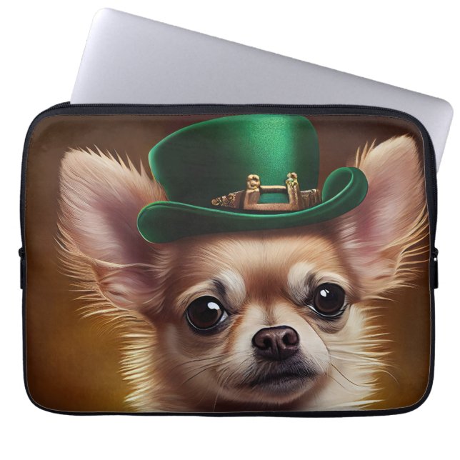 Chihuahua Dog in St. Patrick's Day Dress Laptopschutzhülle (Vorderseite)