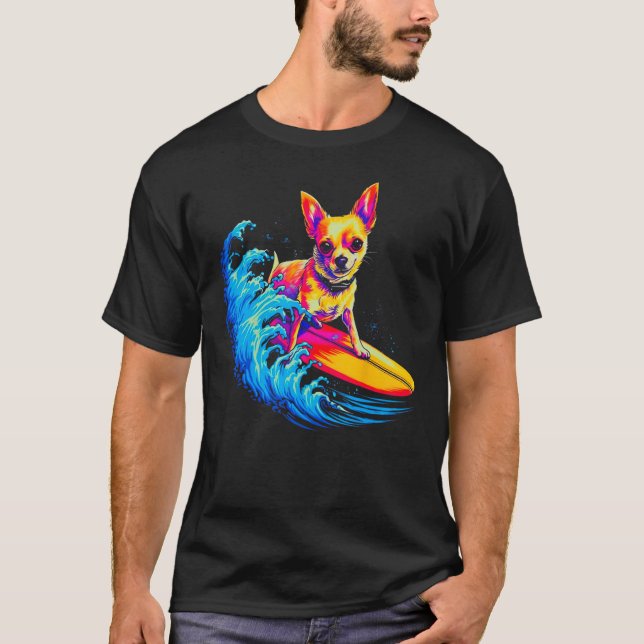 Chihuahua Dog Surfing T-Shirt (Vorderseite)