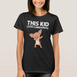 Chihuahua für Kinder, die Welpen ernähren T-Shirt