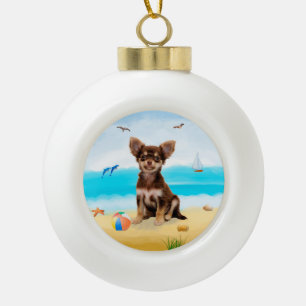 Chihuahua-Hund am Strand Keramik Kugel-Ornament