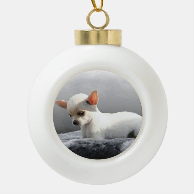 Chihuahua Hund Sitting Dog Portrait Art Malerei Keramik Kugel-Ornament (Vorderseite)