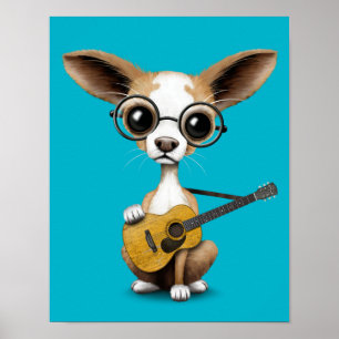 Chihuahua-Hündchen, das alte Akustikgitarre spielt Poster