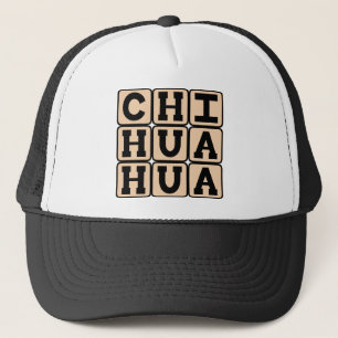 Chihuahua, kleine Spielzeughunderasse Truckerkappe
