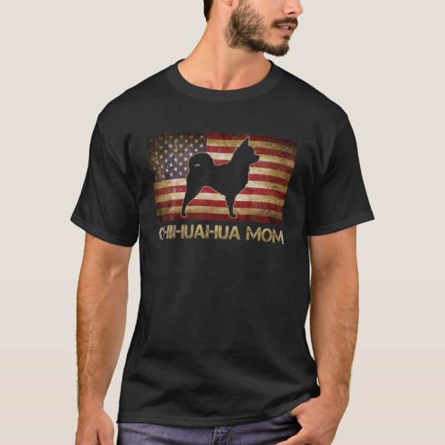 Chihuahua Mama Vintager amerikanischer Flaggen Pat T-Shirt (Vorderseite)