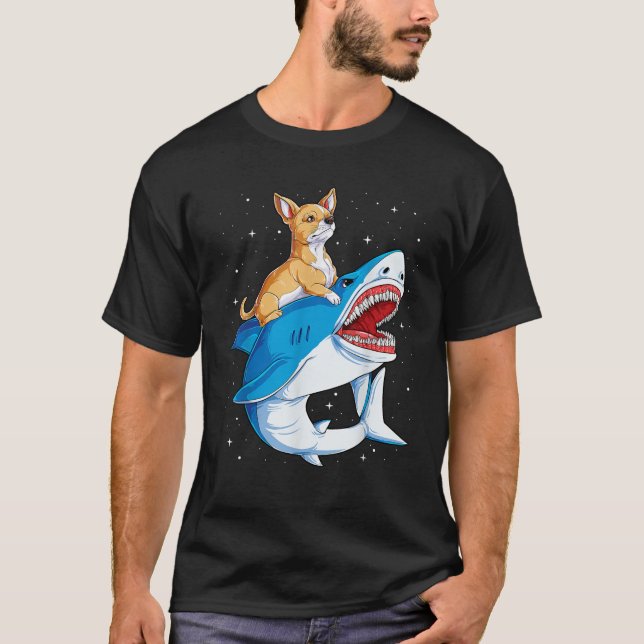 Chihuahua Riding Shark Jawsome Dog Lover Gaben Wel T-Shirt (Vorderseite)