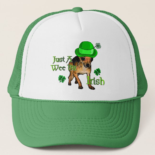 Chihuahua St Patrick's Day Truckerkappe (Vorderseite)