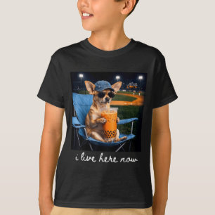 Chihuahua trinkt Eiskaffee Baseballfeld live T-Shirt