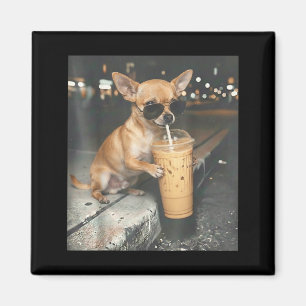 Chihuahua trinkt Eiskaffee lustiges Tier Meme Magnet