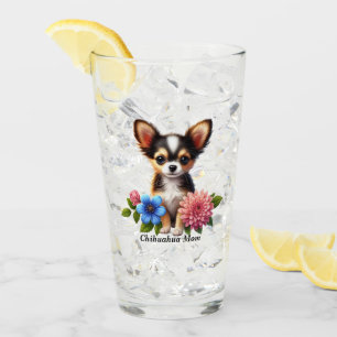 Chihuahua-Welpe mit dekorativen Blumen Glas