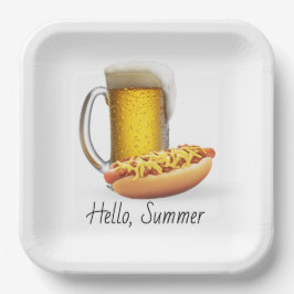 Chili Hot Dog und Bier auf Weiß Pappteller