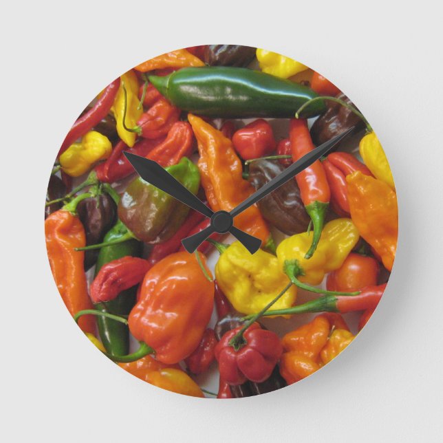 Chili Pile Runde Wanduhr (Vorderseite)