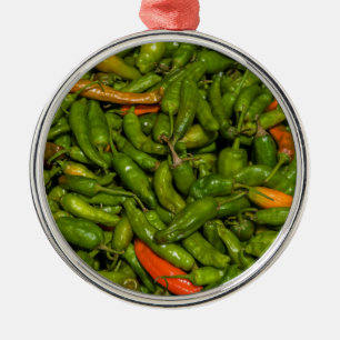Chilis zum Verkauf auf dem Markt Ornament Aus Metall