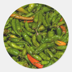 Chilis zum Verkauf auf dem Markt Runder Aufkleber