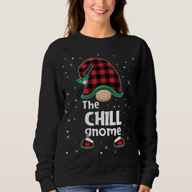Chill Gnome Buffalo Kariert Matching Christmas Paj Sweatshirt (Vorderseite)