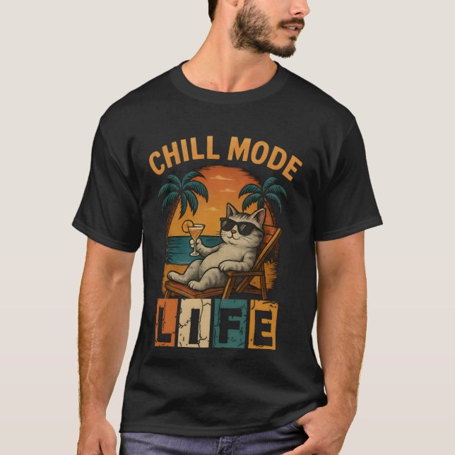 chill mod activated-A cat with glasses T-Shirt (Vorderseite)